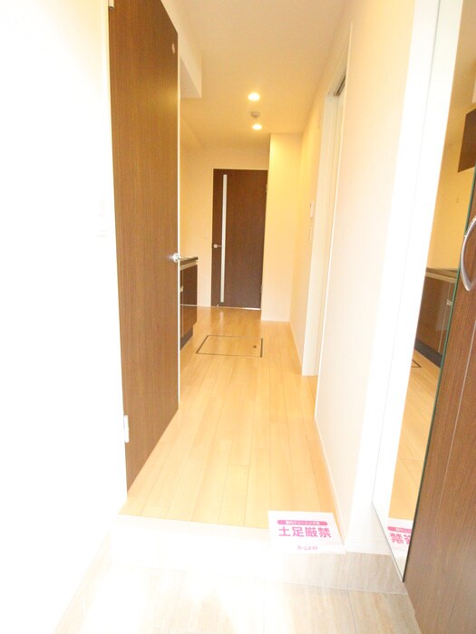 物件内観写真16　(玄関)