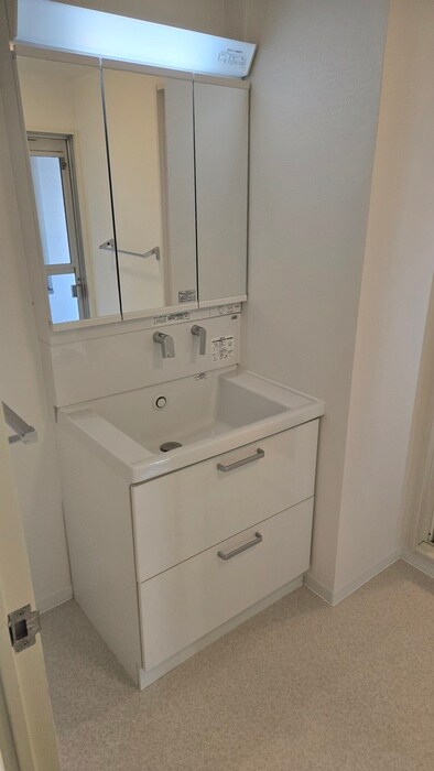 物件内観写真8　(洗面)