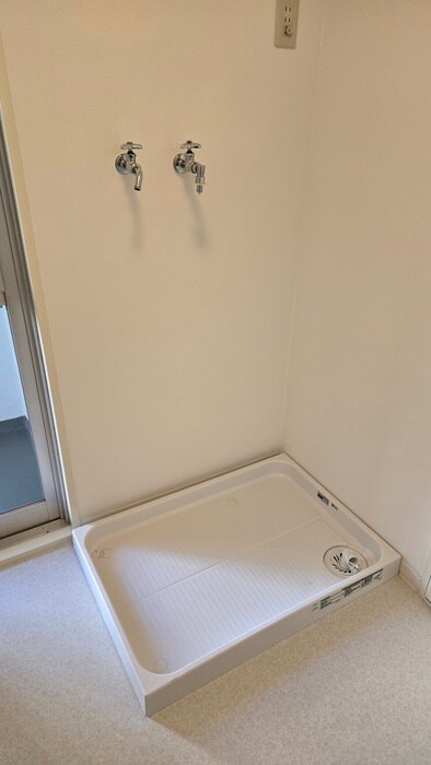 物件内観写真17　(洗濯機置場)