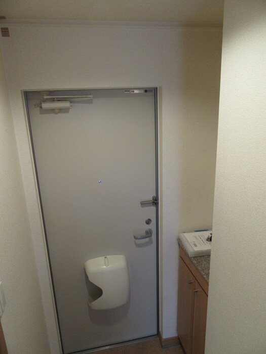 物件内観写真15　(玄関)