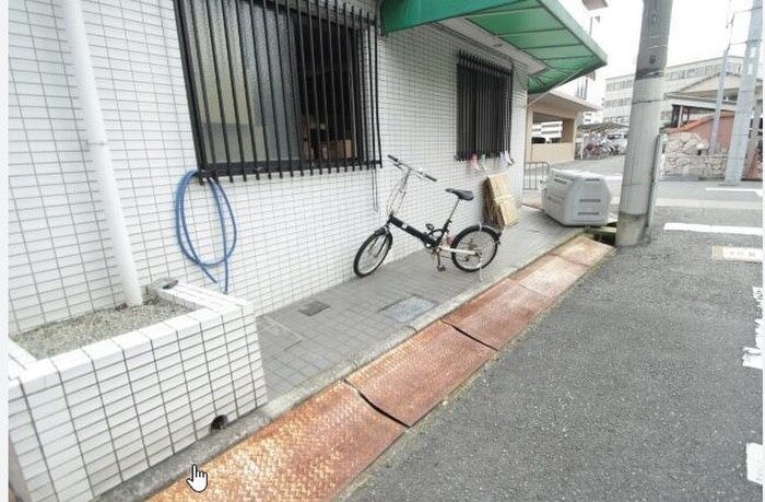 物件外観写真6　(駐輪場)