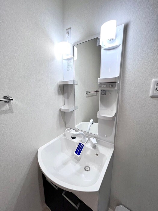 物件内観写真9　(洗面)