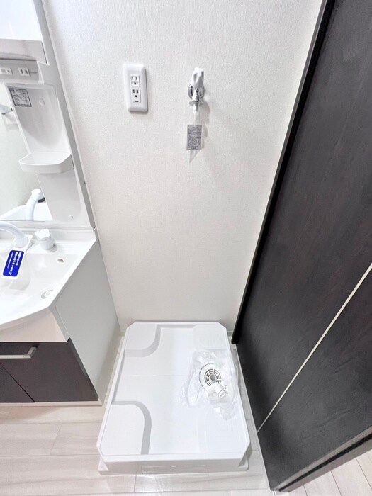 物件内観写真10　(洗濯機置場)