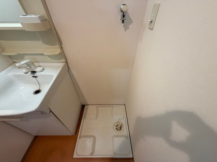 物件内観写真13　(洗濯機置場)