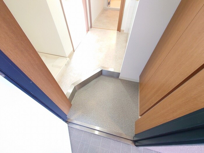 物件内観写真17　(玄関)