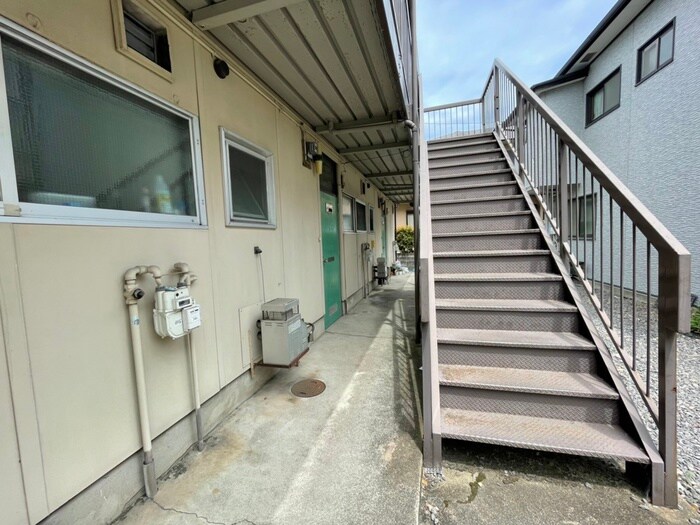 物件外観写真4　(エントランス部分)