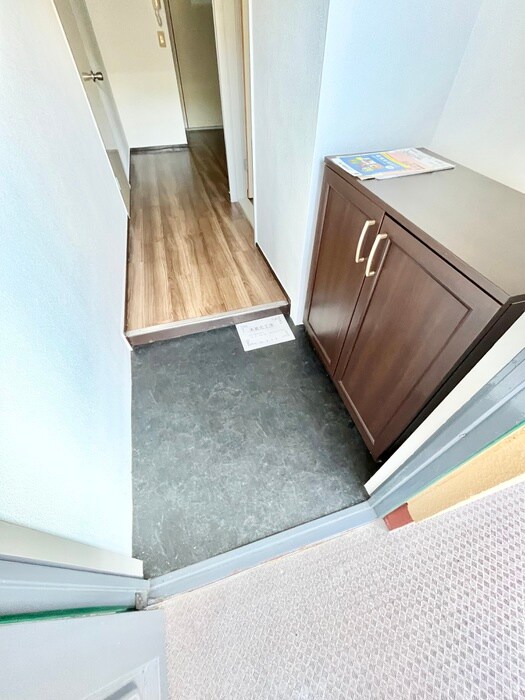 物件内観写真13　(玄関)