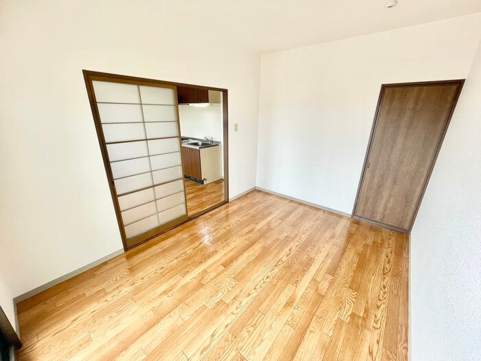 物件内観写真9　(居室)