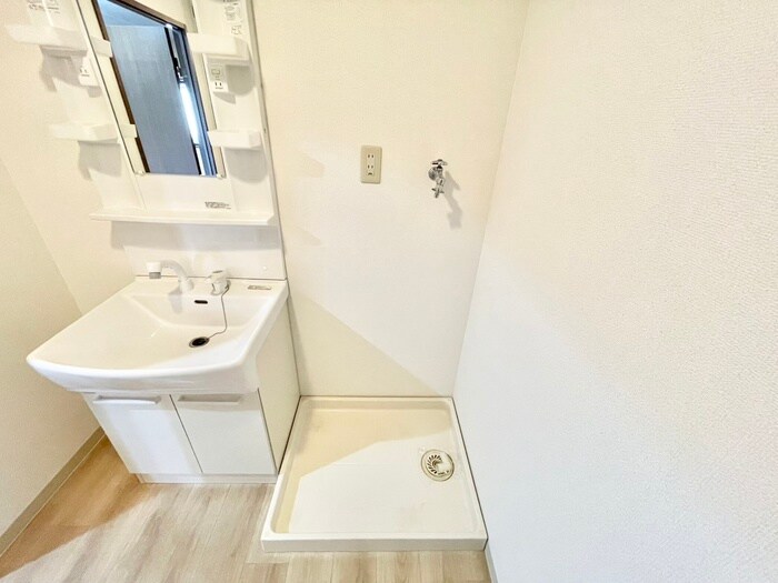 物件内観写真15　(洗濯機置場)