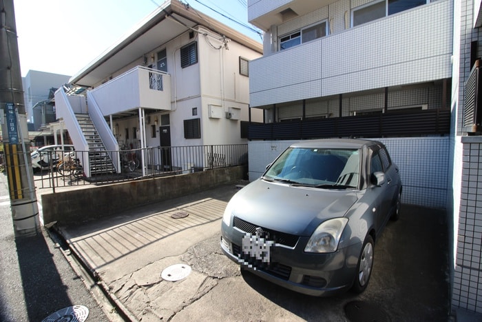 物件外観写真4　(駐車場)