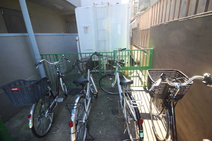 物件外観写真5　(駐輪場)