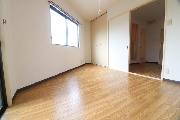 物件内観写真7　(居室)