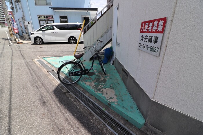 物件外観写真4　(駐輪場)