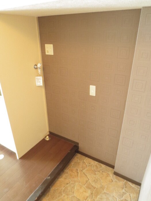 物件内観写真13　(洗濯機置場)