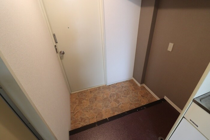 物件内観写真16　(玄関)