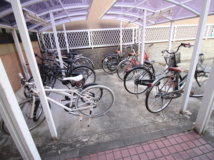 物件外観写真6　(駐輪場)