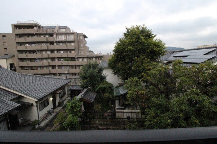 物件内観写真16　(室内からの展望)