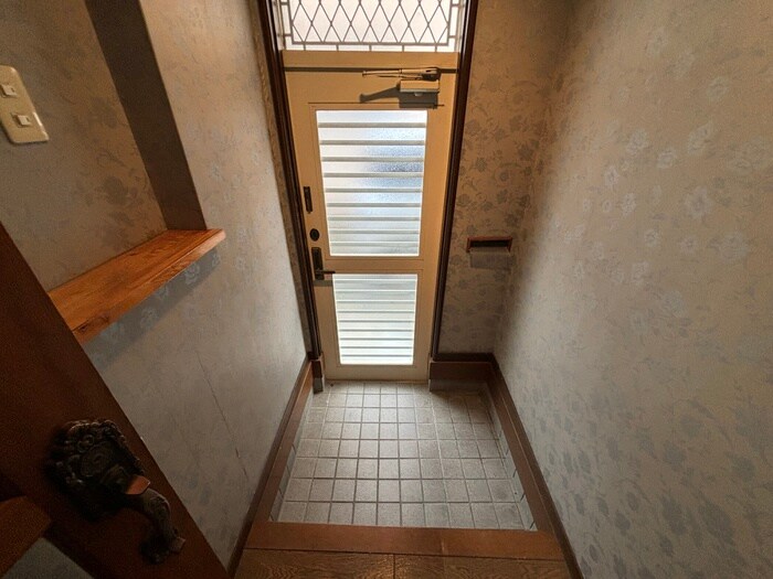 物件内観写真17　(玄関)