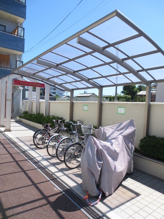 物件外観写真3　(駐輪場)