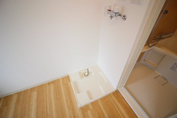 物件内観写真13　(洗濯機置場)