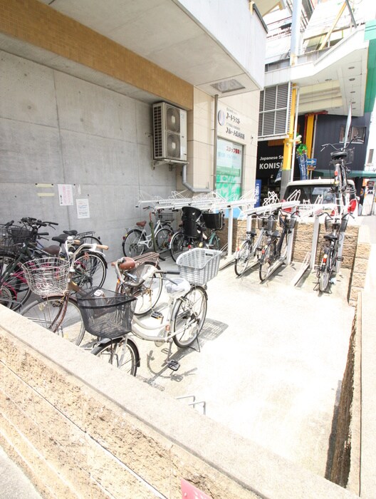 物件外観写真5　(駐輪場)