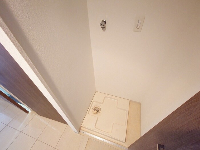 物件内観写真15　(洗濯機置場)