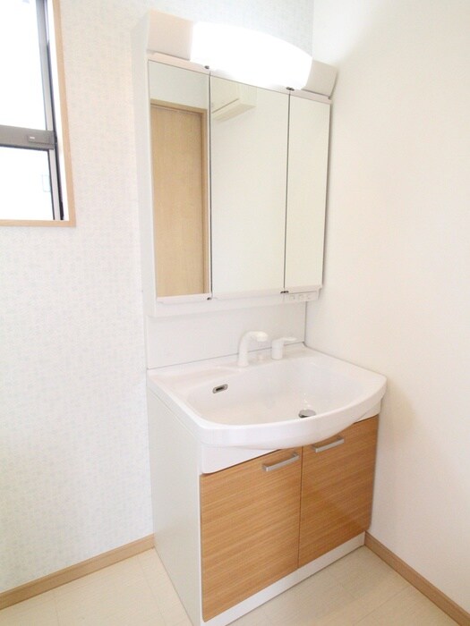 物件内観写真11　(洗面)