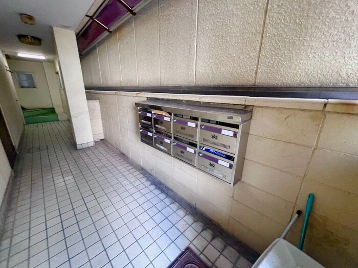 物件外観写真5　(エントランス部分)