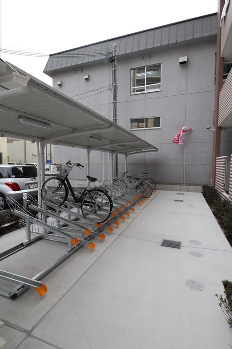 物件外観写真4　(駐輪場)