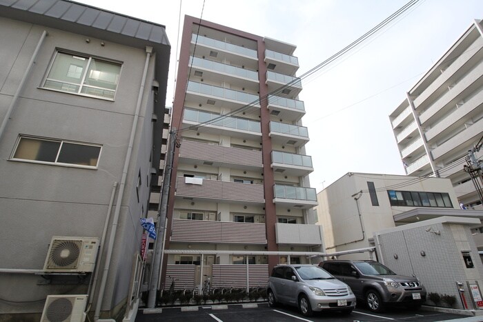 物件外観写真6　(エントランス部分)