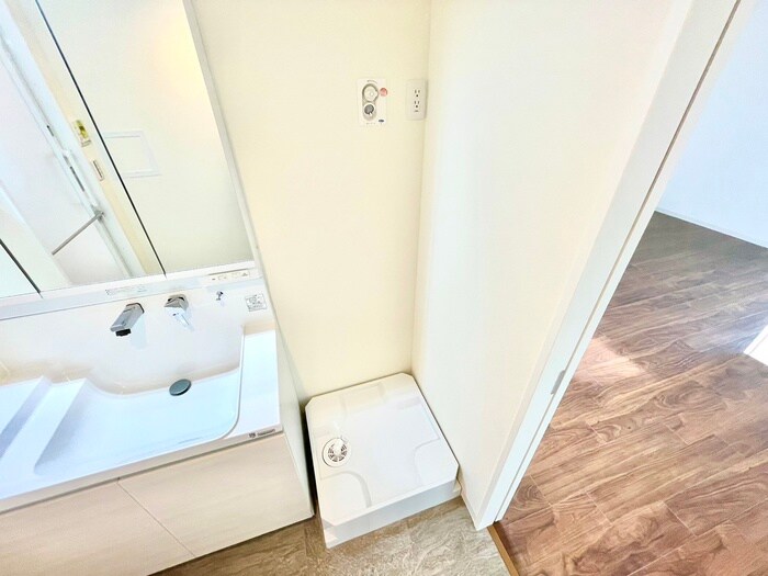 物件内観写真13　(洗濯機置場)