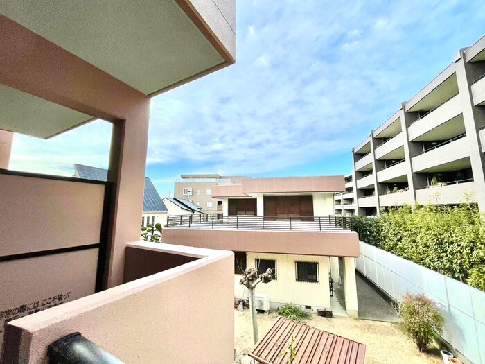 物件内観写真20　(室内からの展望)