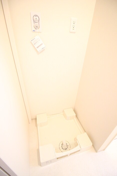 物件内観写真13　(洗濯機置場)