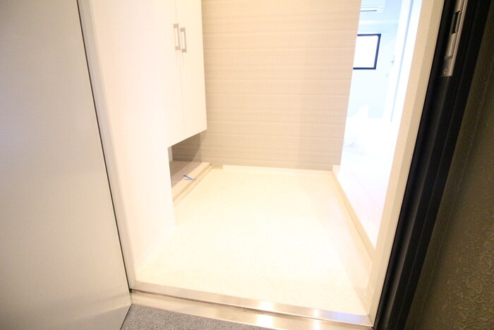 物件内観写真14　(玄関)