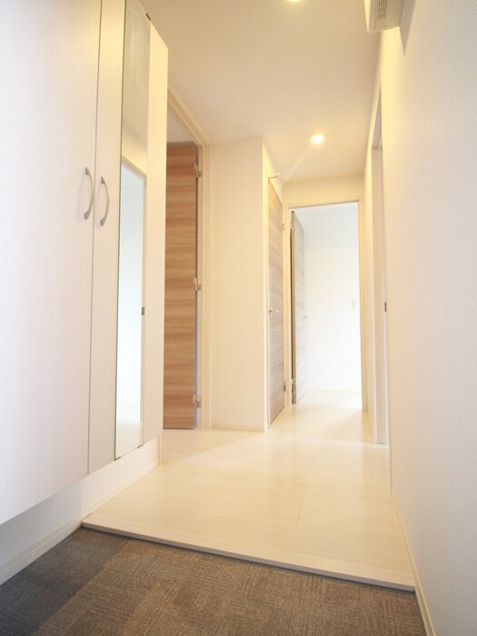 物件内観写真17　(玄関)