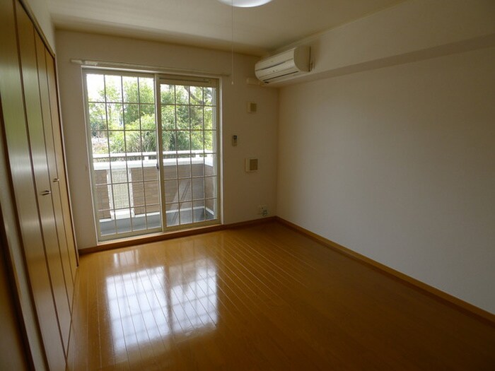 物件内観写真12　(居室)