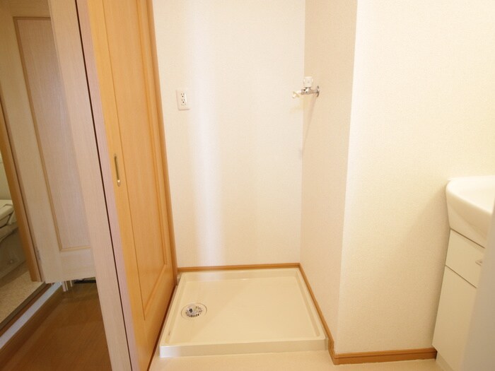 物件内観写真17　(洗濯機置場)