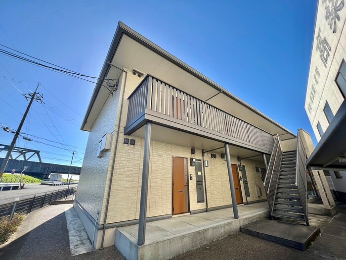 物件外観写真2　(駐輪場)