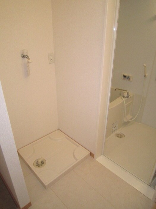 物件内観写真14　(洗濯機置場)