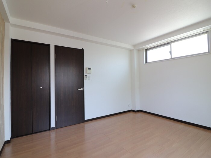 物件内観写真4　(居室)