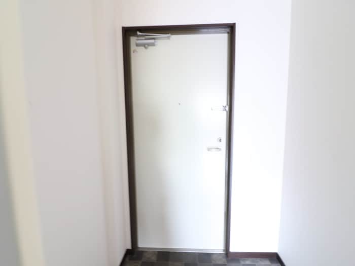 物件内観写真12　(玄関)