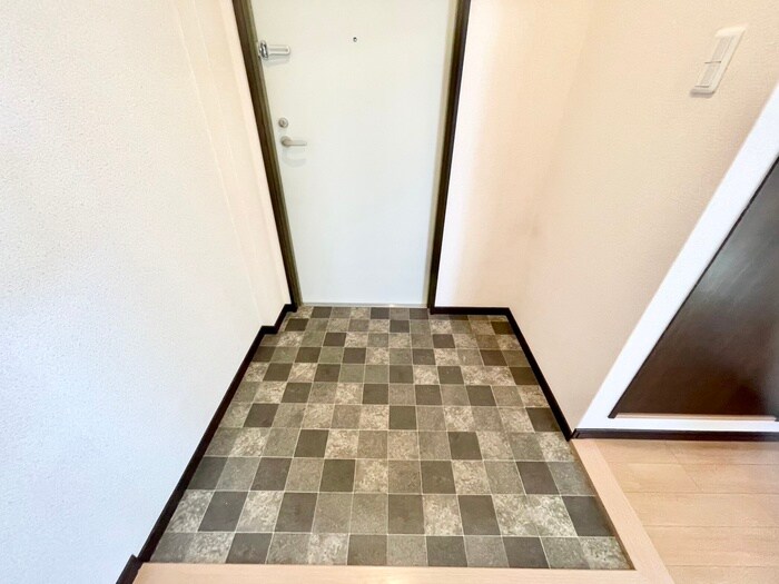 物件内観写真15　(玄関)