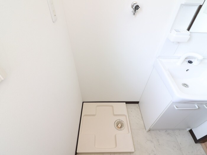 物件内観写真15　(洗濯機置場)