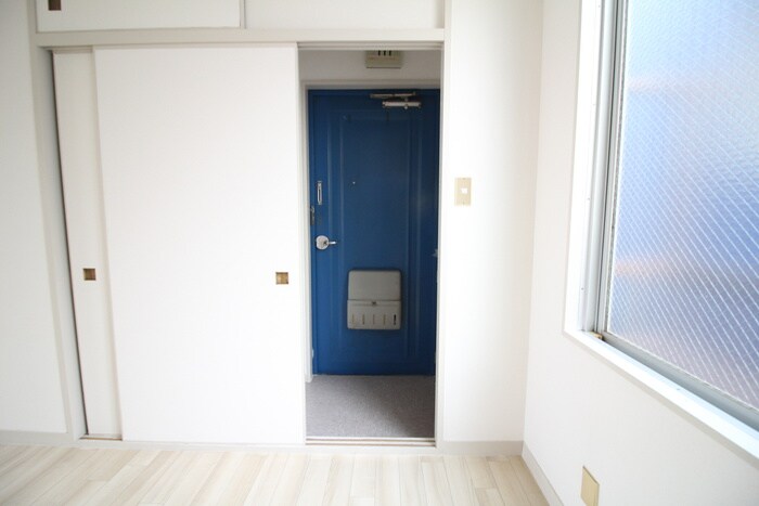 物件内観写真17　(玄関)