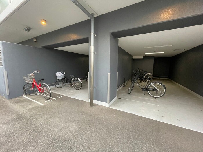 物件外観写真5　(駐輪場)