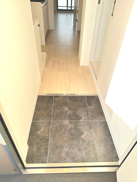 物件内観写真18　(玄関)