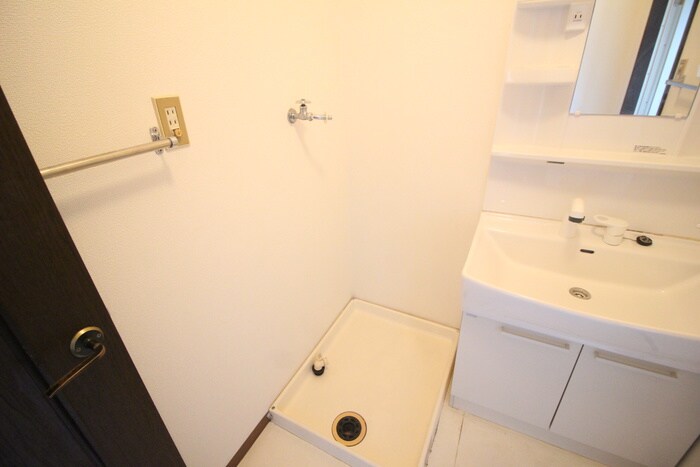 物件内観写真11　(洗濯機置場)