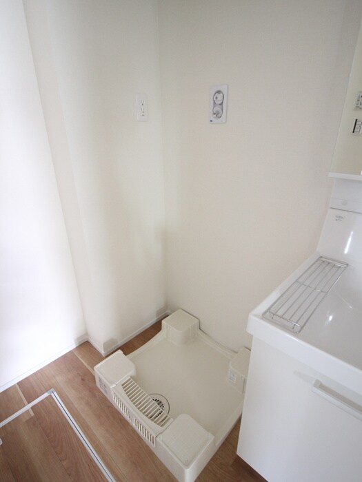 物件内観写真14　(洗濯機置場)