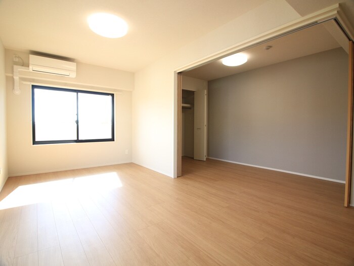 物件内観写真9　(居室)