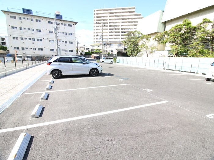 物件外観写真6　(駐車場)
